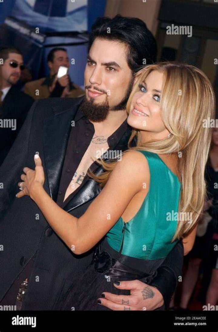 Dave Navarro and wife Carmen Electra arriving at the 2005 American