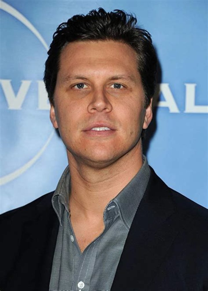 Hayes MacArthur The Morning Show Wiki Fandom