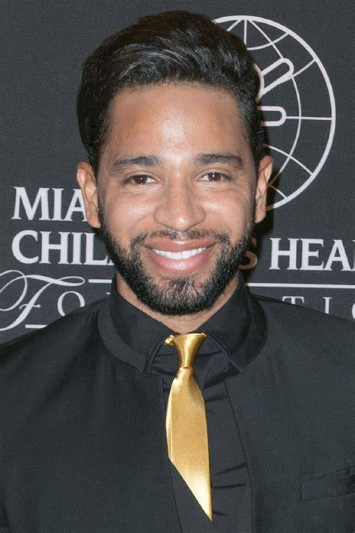 Henry Santos se declara defensor de la mujer y le dedica una canci&oacute;n a