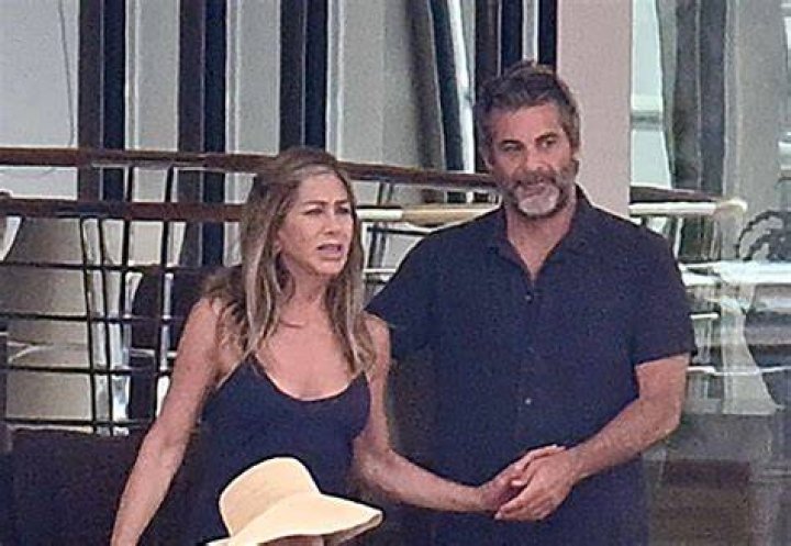 Jennifer Aniston Discusses Relationship with Late Mom