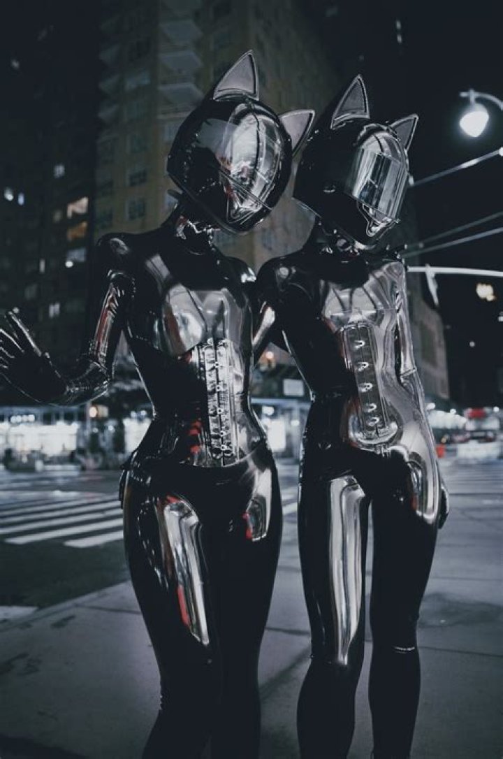KOBIKIYAMA Reflective Desire