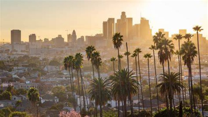 LOS ANGELES, CA 14. Dezember 2015 Schauspieler Tony Goldwyn & Frau
