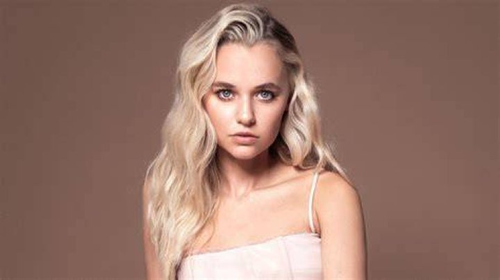 Madison Iseman Age, Net Worth, Boyfriend, Family, Height and Biography