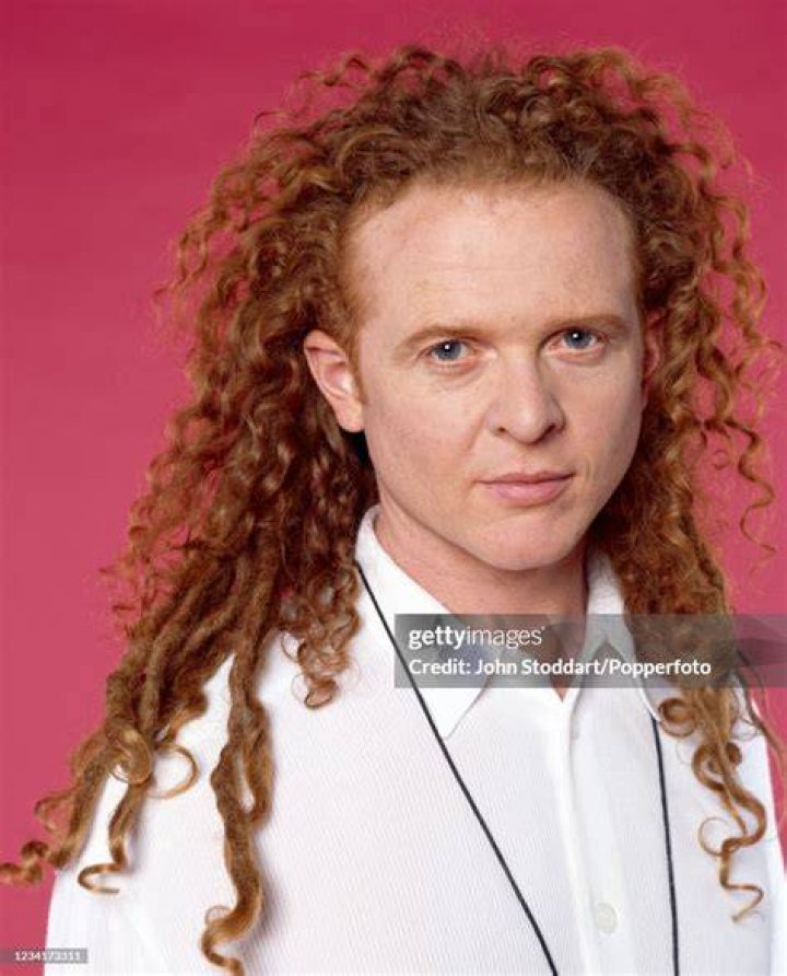 Mick Hucknall's Net Worth (Updated 2024) Wealthy Gorilla