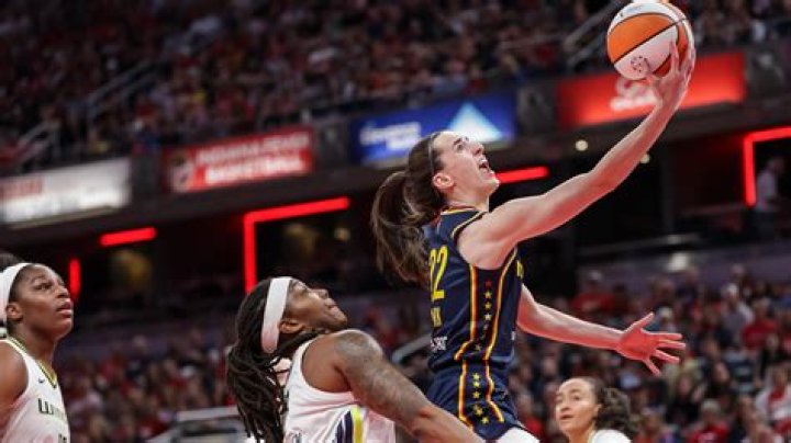 NCAAW Caitlin Clark’s 14 assists lead Iowa Hawkeyes past Northwestern