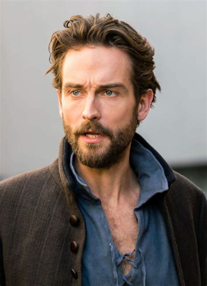 Photo de Tom Mison Photo Tom Mison AlloCin&eacute;