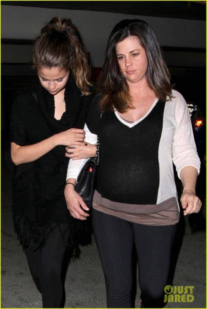 Selena Gomez Mom Pregnant &mdash; Mandy Teefey Expecting Her Second Child