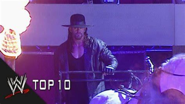 The Undertaker Returns On WWE Raw