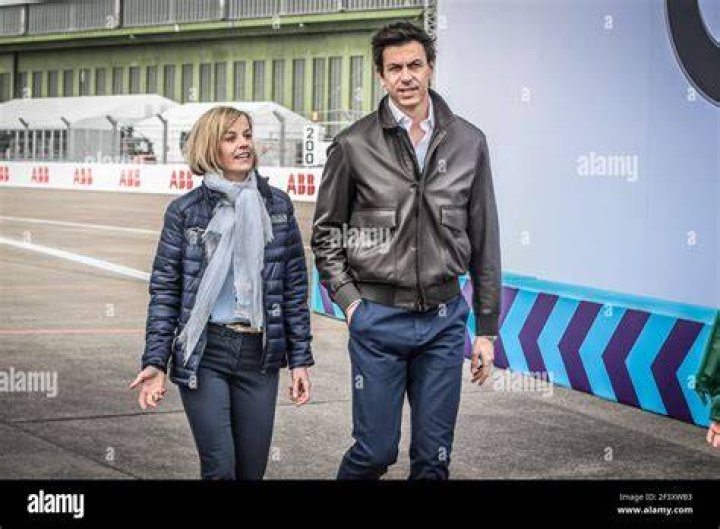 Toto Wolff 2018 Wife, net worth, tattoos, smoking & body facts Taddlr